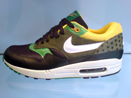 Nike Football Friendly Air Max 1 Pack