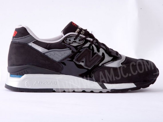 New Balance Super Team 33 - Luggage Series