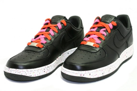 Nike WMNS Air Force 1 Supreme - Black/Engine/Laser Pink