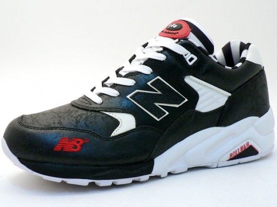 New Balance MT580J SPY vs. SPY