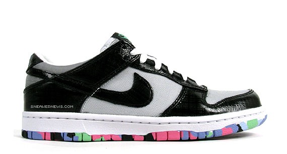 Nike Dunk Low WMNS - White - Black - Tourmaline