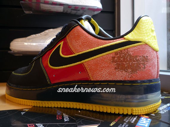 Air Force 1 Low Supreme 07 ‘LeBron Saturday Night Live’