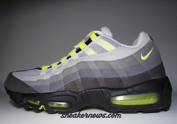 Nike Air Max 95 Neon - History of Air vs 2008 Comparison