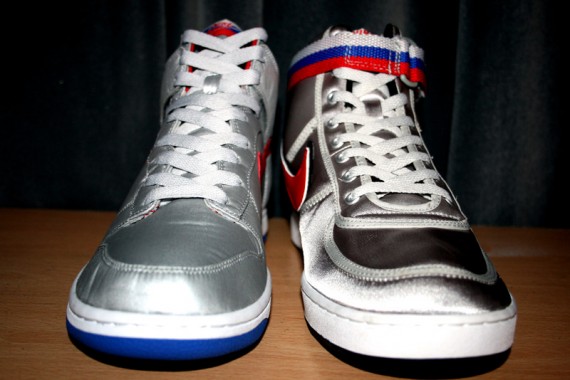 Nike Dunk High Be True - Nylon - Silver - Red