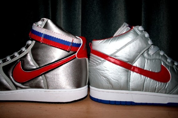 Nike Dunk High Be True - Nylon - Silver - Red