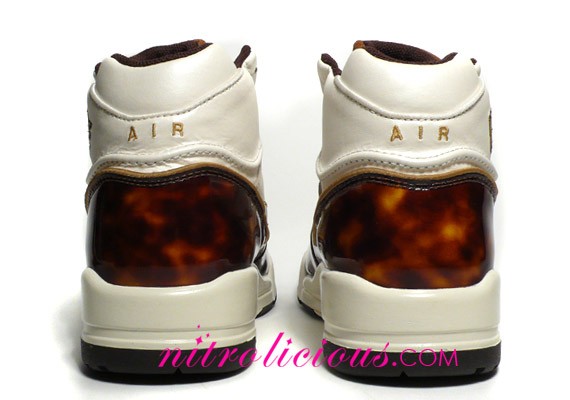 Nike WMNS Air Assault High - “Tortoise” - Sail - Metallic Gold - Dark Cinder