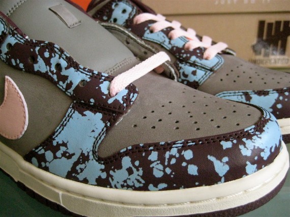 Nike SB Dunk Low Premium - Undefeated Splatter - Hyperstrike