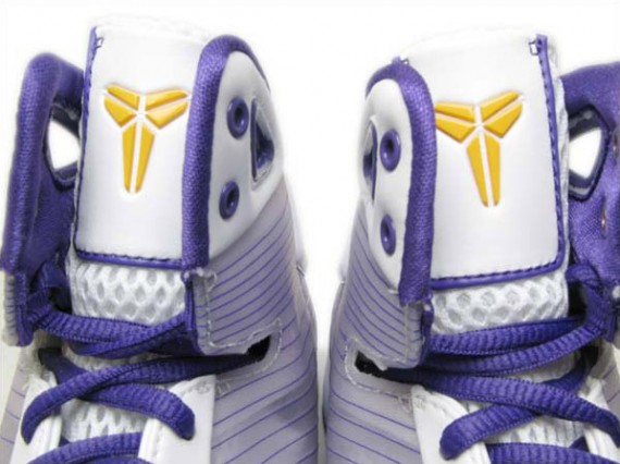 Kobe Bryant Nike Hyperdunk Supreme