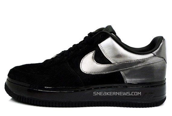 Nike Air Force 1 Supreme – Black Friday by DJ Clark Kent
