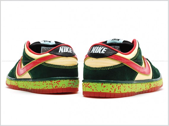 Nike SB Dunk Low Premium - Mosquito - In Detail