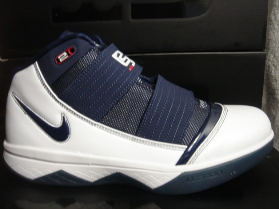 Nike Zoom LeBron Soldier III – White – Navy Blue