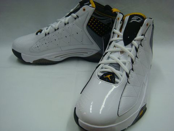 jordan-cp3ii-white-grey-maize-02