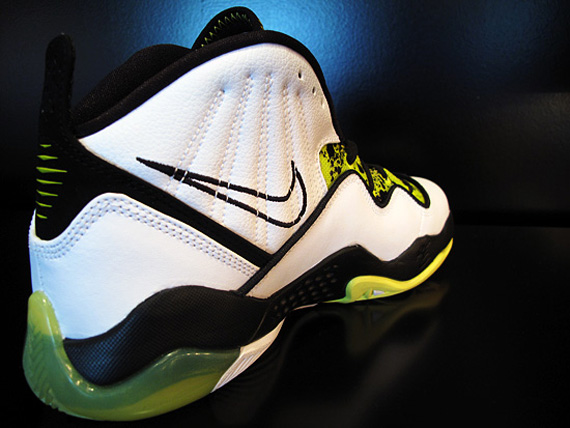 nike-zoom-fp-fun-police-white-black-volt-02