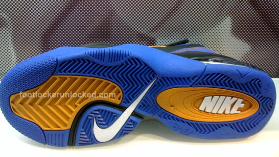 nike-zoom-flight-club-supreme-caron-butler-3d-3
