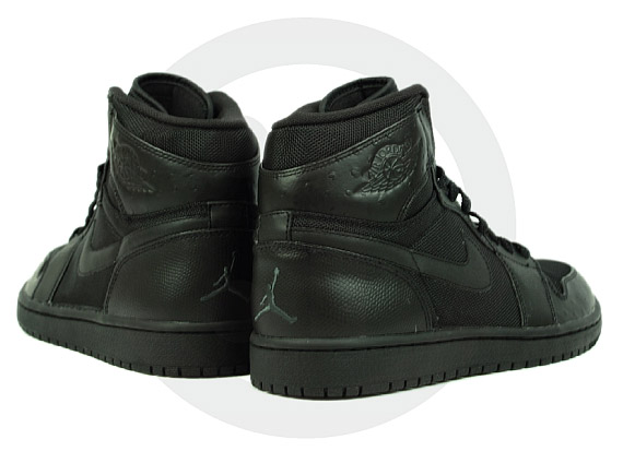 air-jordan-1-high-black-ostrich-03