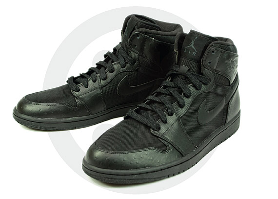 air-jordan-1-high-black-ostrich-04