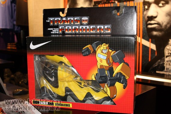 nike-basketball-x-transformers-ii-pack-fun-police-1