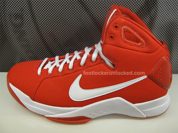 nike-hyperdunk-nfw-comet-red-1