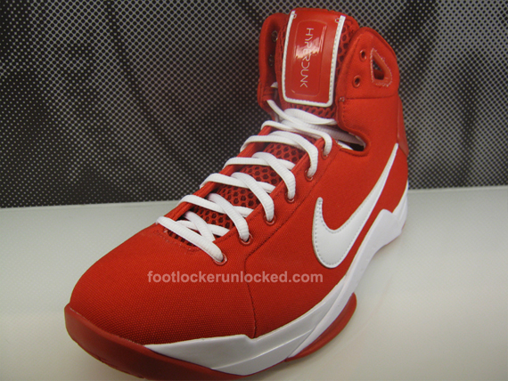 nike-hyperdunk-nfw-comet-red-2