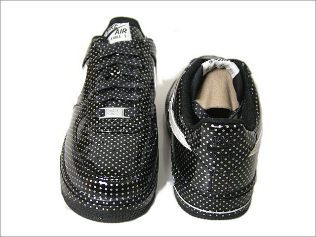 nike-wmns-air-force-1-premium-black-swan-polka-dot-2