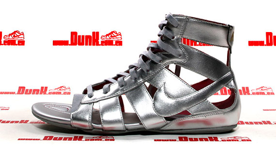 nike-wmns-gladiator-mid-silver-1