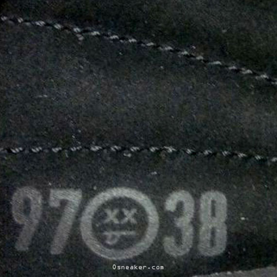 air-jordan-12-flu-game-03