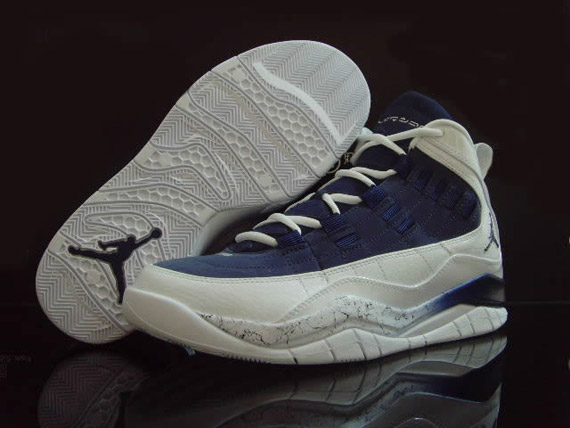 air-jordan-hallowed-ground-wh-navy-2