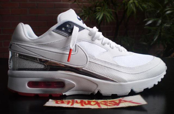 Nike Air Classic BW – White – Metallic Silver – Hot Red – Sample