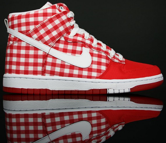 Nike WMNS Dunk High Skinny - Challenge Red Tablecloth