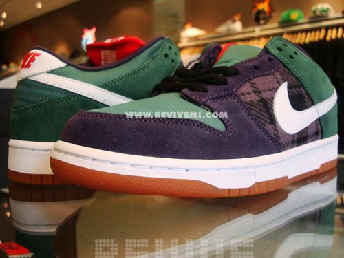 Nike SB Dunk Low – Abyss – The Joker Sample