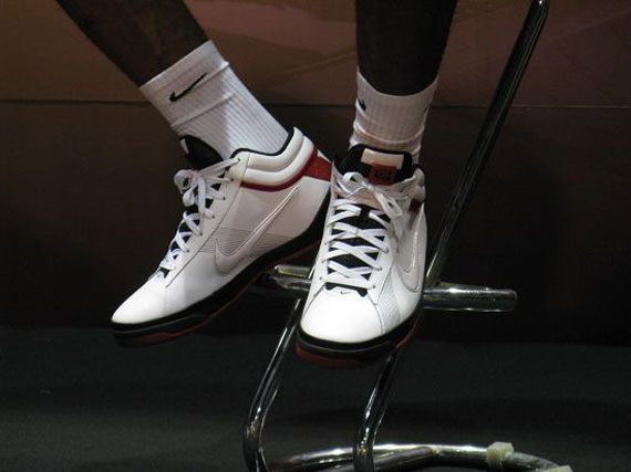 LeBron James Debuts Nike Zoom LBJ Ambassador II in Beijing