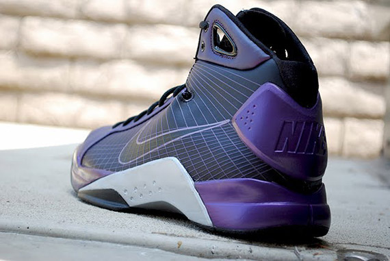 nike-hyperdunk-eggplant-metallic-gold-8