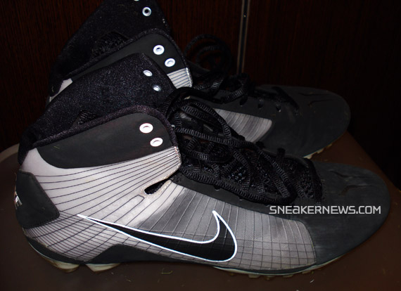 nike-hyperdunk-football-cleats-03