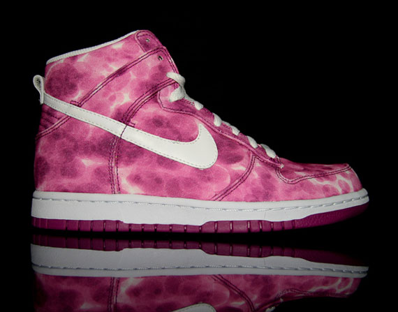 wmns-dunk-hi-tie-dye-3