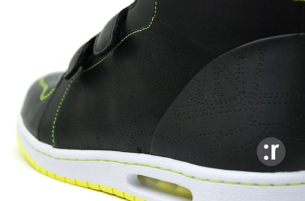 air-jordan-lstyle-black-voltage-05