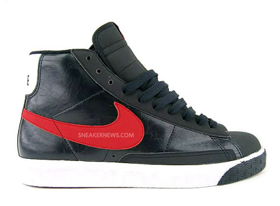 Nike Blazer High – Dark Obsidian – Varsity Red