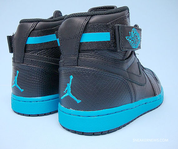 air-jordan-1-strap-orion-blue-02