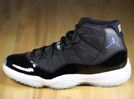 air-jordan-xi-2009-space-jam-01