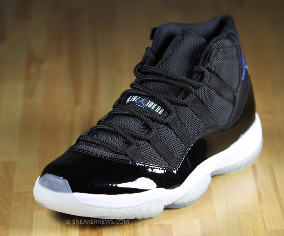 air-jordan-xi-2009-space-jam-02