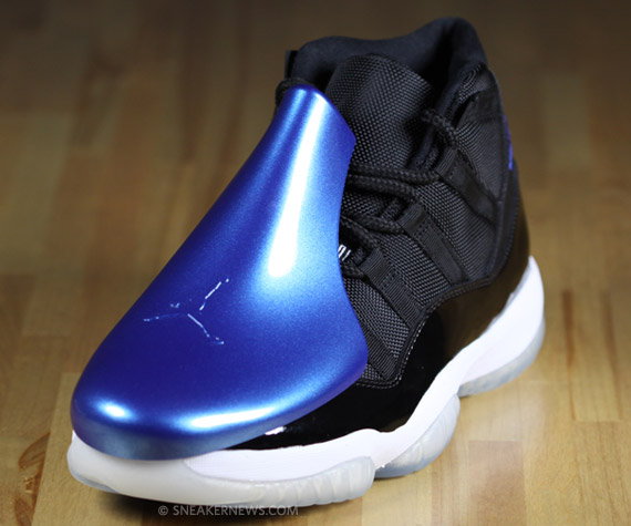 air-jordan-xi-2009-space-jam-05