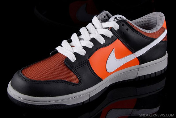 nike-dunk-low-black-orange-ballistic-03