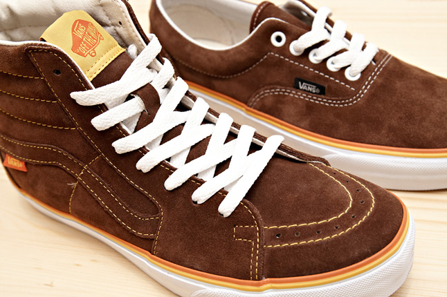 vans-brown-suede-close-up-1