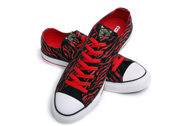 converse-chuck-taylor-year-tiger-00