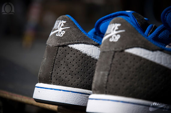 nike-sb-zoom-classic-newsprint-blue-sapphire-3