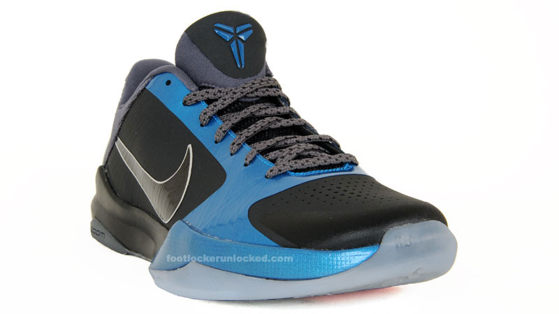 Zoom Kobe V Dark Knight Neptune Blue 1