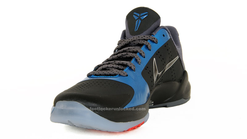 Zoom Kobe V Dark Knight Neptune Blue 2