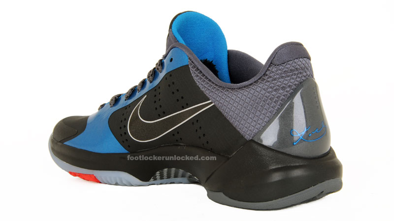 Zoom Kobe V Dark Knight Neptune Blue 5