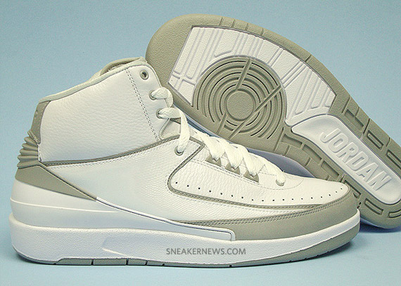 aj2grey_whitesilver