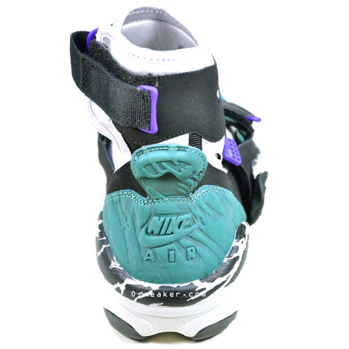 nike-air-carnivore-retro-summer-1993-2010-black-olive-purple-03