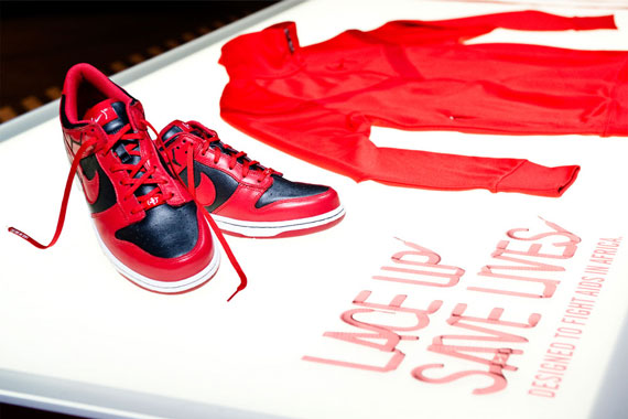 product-red-x-nike-dunk-low-4